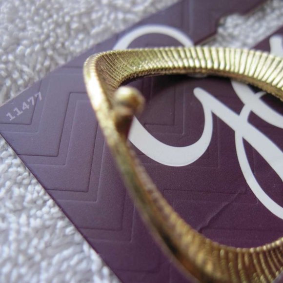 2 Goody Boutique Oval Textured Metal Hair Barrettes Secure Back Clips Stay Tight - Picture 8 of 12